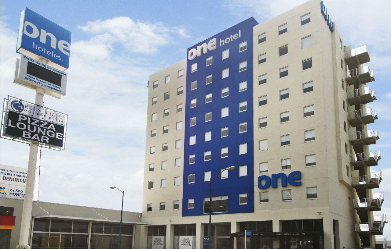 One Puebla Angelopolis Periferico Hotel Kültér fotó